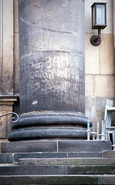 Dresden-Altstadt, Hofkirche Schloßplatz, 16.3.1999 (2).jpg